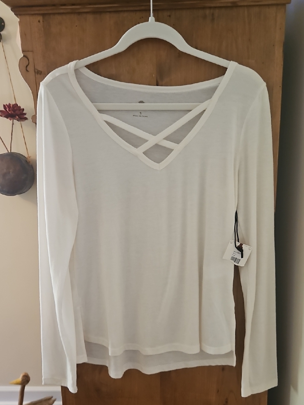 Nwt Shyanne Cream Crisscross V-Neck Top